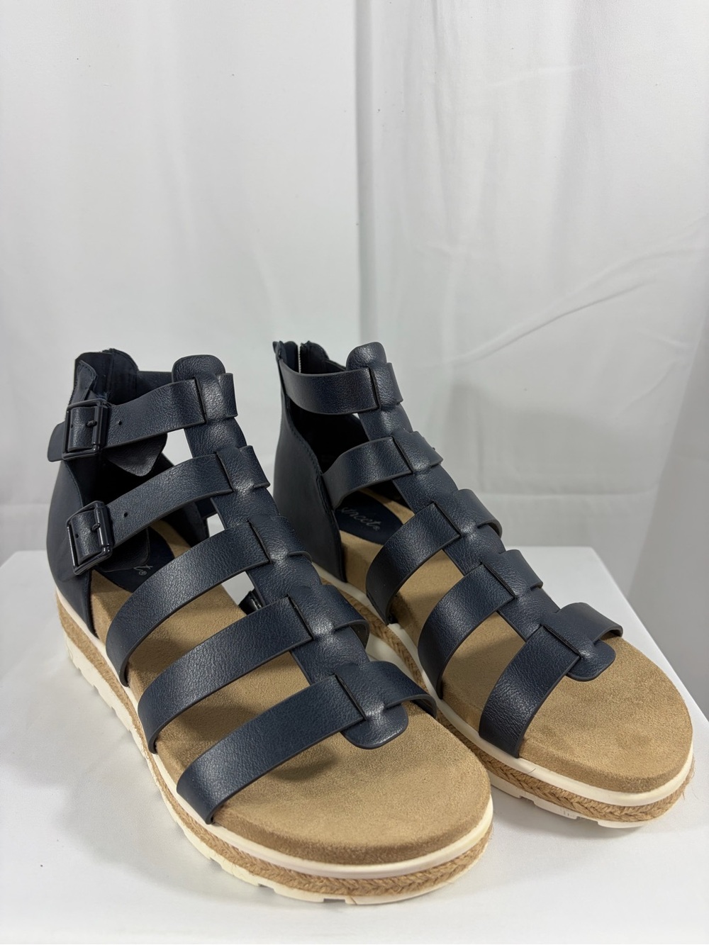 NWT Easy Street Women's Size 8.5 Navy Blue Strappy Gladiator Wedge Sandals